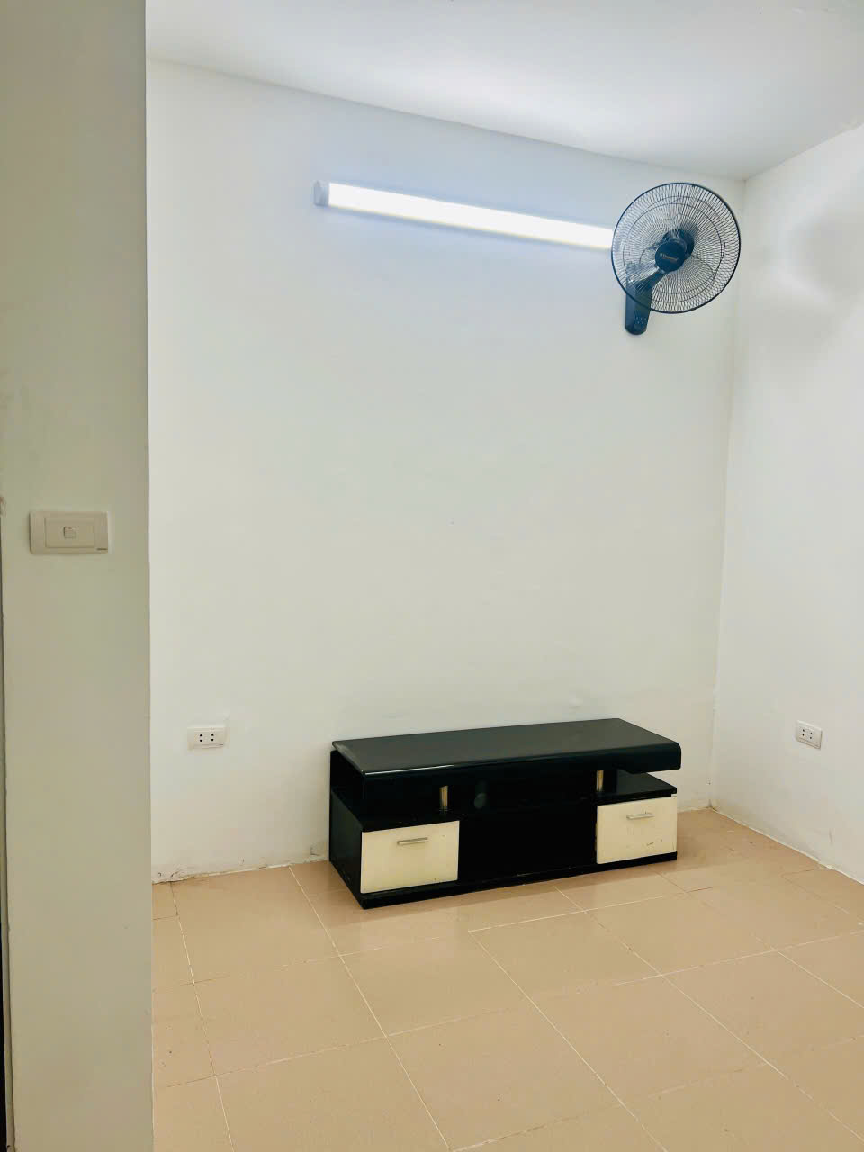 Cho thuê nhà Tập thể tầng 5 Giải Phóng 55m2, 2 ngủ, 7 Triệu - Ảnh 3